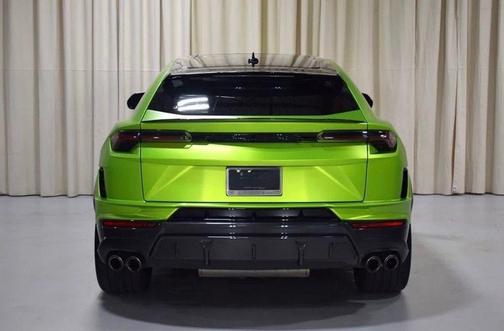 2023 Lamborghini Urus Performante