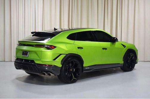 2023 Lamborghini Urus Performante
