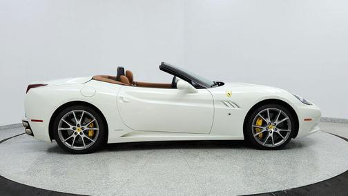 2014 Ferrari California Base