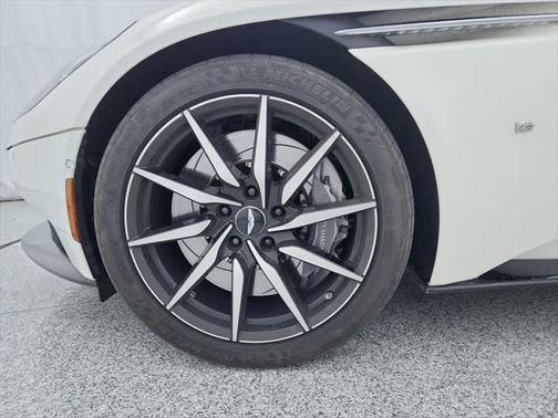 2018 Aston Martin DB11 Base