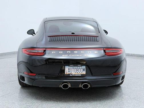 2017 Porsche 911 Carrera 4S