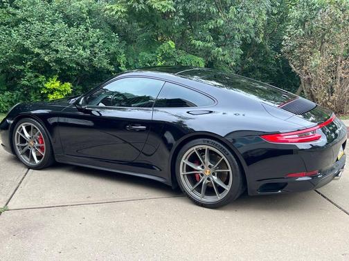 2017 Porsche 911 Carrera 4S