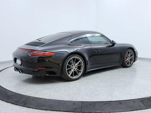 2017 Porsche 911 Carrera 4S