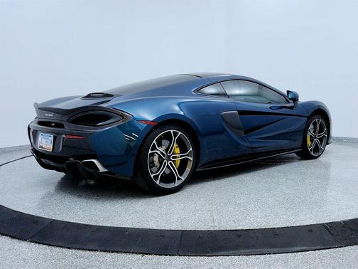 2017 McLaren 570GT Base