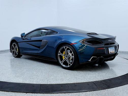 2017 McLaren 570GT Base