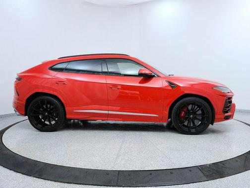 2019 Lamborghini Urus Base