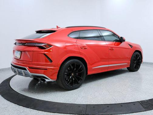 2019 Lamborghini Urus Base