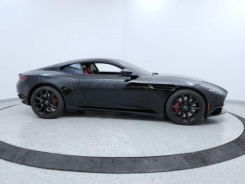 2018 Aston Martin DB11 Base