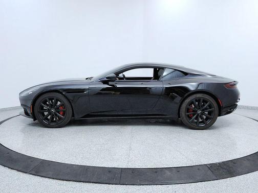 2018 Aston Martin DB11 Base