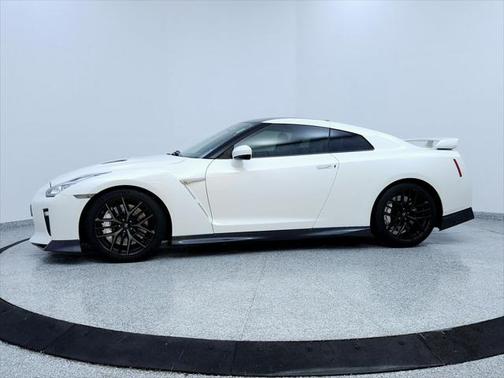 2017 Nissan GT-R Premium