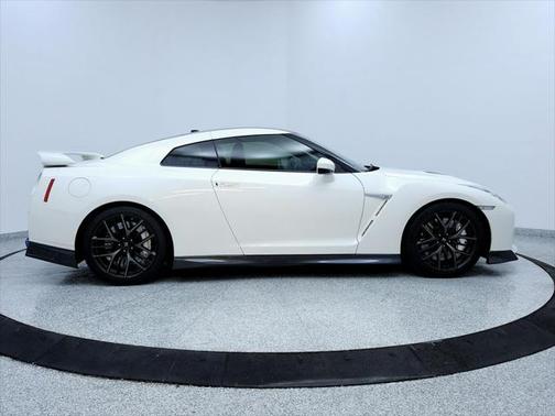 2017 Nissan GT-R Premium