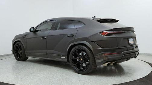 2023 Lamborghini Urus Performante