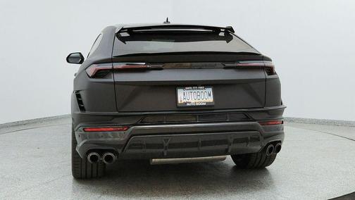 2023 Lamborghini Urus Performante