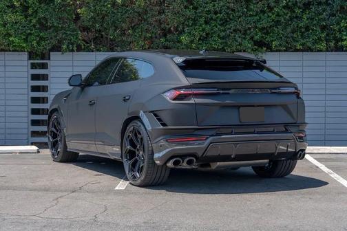 2023 Lamborghini Urus Performante