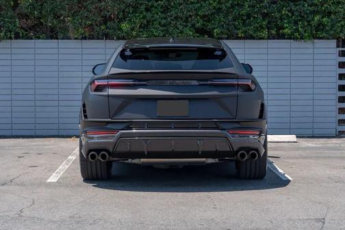 2023 Lamborghini Urus Performante