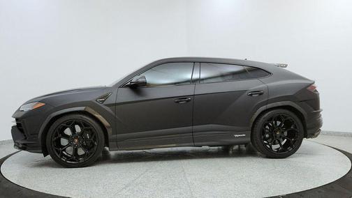 2023 Lamborghini Urus Performante
