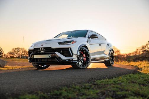 2023 Lamborghini Urus Performante