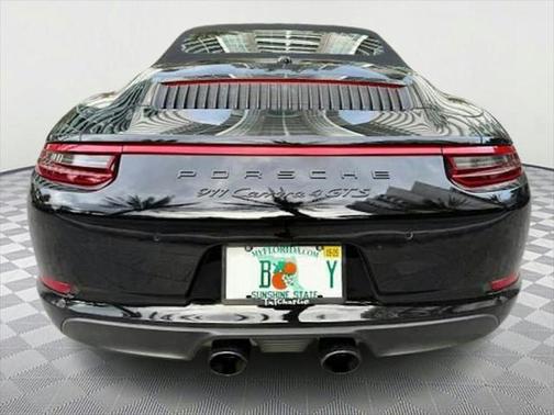 2018 Porsche 911 Carrera 4 GTS