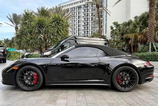 2018 Porsche 911 Carrera 4 GTS
