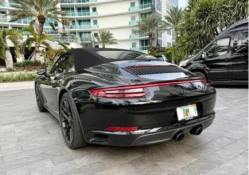 2018 Porsche 911 Carrera 4 GTS