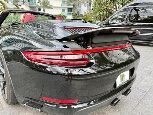 2018 Porsche 911 Carrera 4 GTS