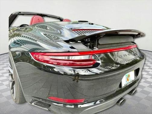 2018 Porsche 911 Carrera 4 GTS