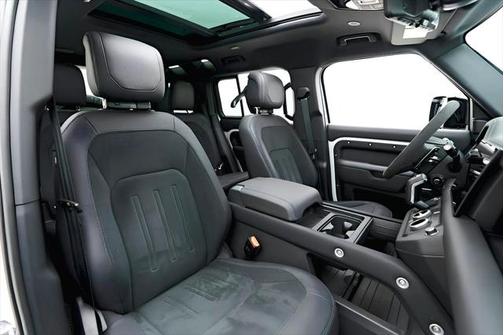 2023 Land Rover Defender 110 V8
