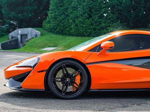 2017 McLaren 570S Base