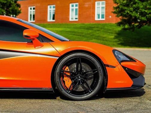 2017 McLaren 570S Base