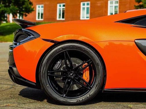 2017 McLaren 570S Base