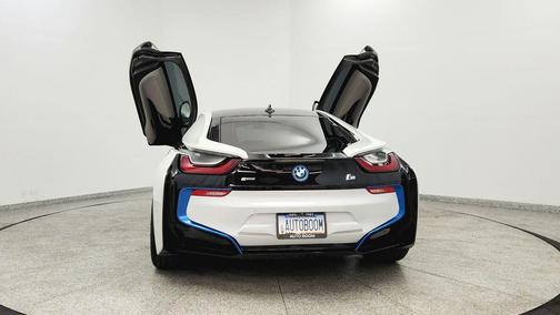 Crystal White Pearl Metallic w/BMW i Frozen Blue 2015 BMW i8 Base