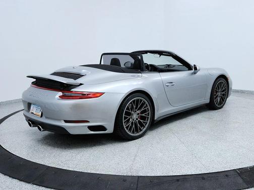 2017 Porsche 911 Carrera 4S Cabriolet