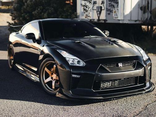 2019 Nissan GT-R Premium