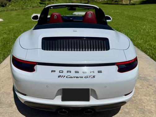 2018 Porsche 911 Carrera GTS