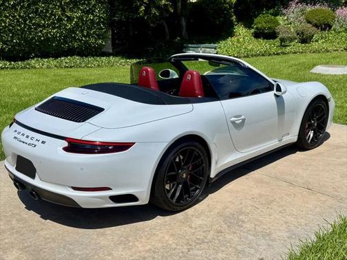 2018 Porsche 911 Carrera GTS