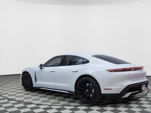 2021 Porsche Taycan Turbo