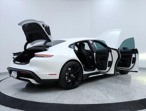 2021 Porsche Taycan Turbo