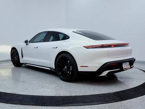 2021 Porsche Taycan Turbo