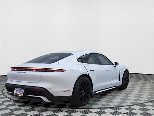 2021 Porsche Taycan Turbo