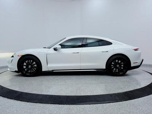 2021 Porsche Taycan Turbo
