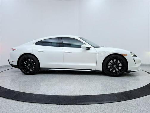 2021 Porsche Taycan Turbo