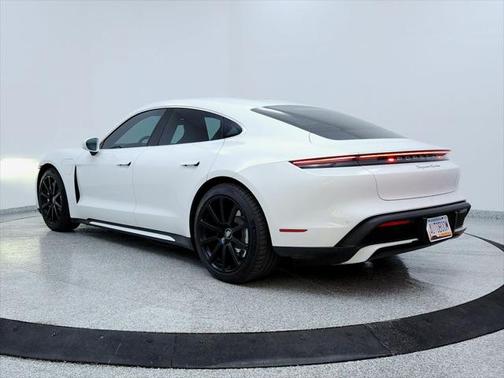 2021 Porsche Taycan Turbo