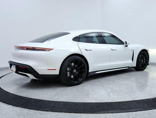 2021 Porsche Taycan Turbo