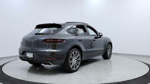 2017 Porsche Macan Turbo