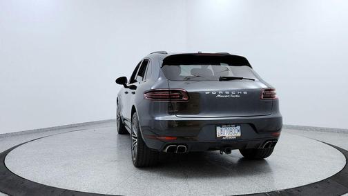2017 Porsche Macan Turbo