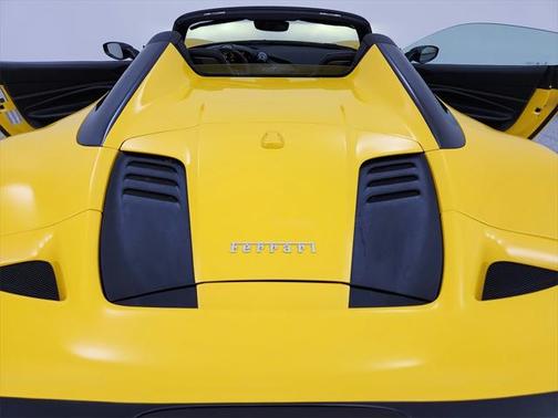 2021 Ferrari F8 Spider Base