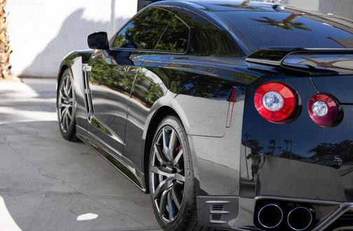 2014 Nissan GT-R Premium