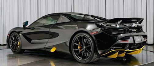 2022 McLaren 720S Base