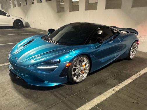 Belize Blue 2024 McLaren 750S Spider