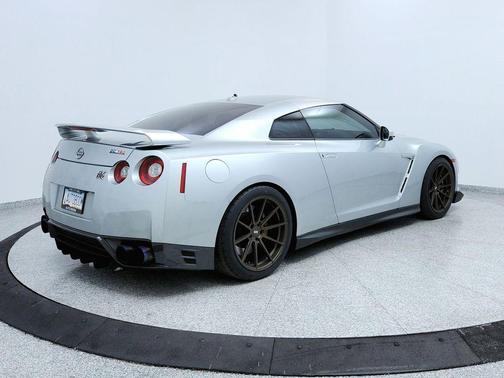 2015 Nissan GT-R Premium